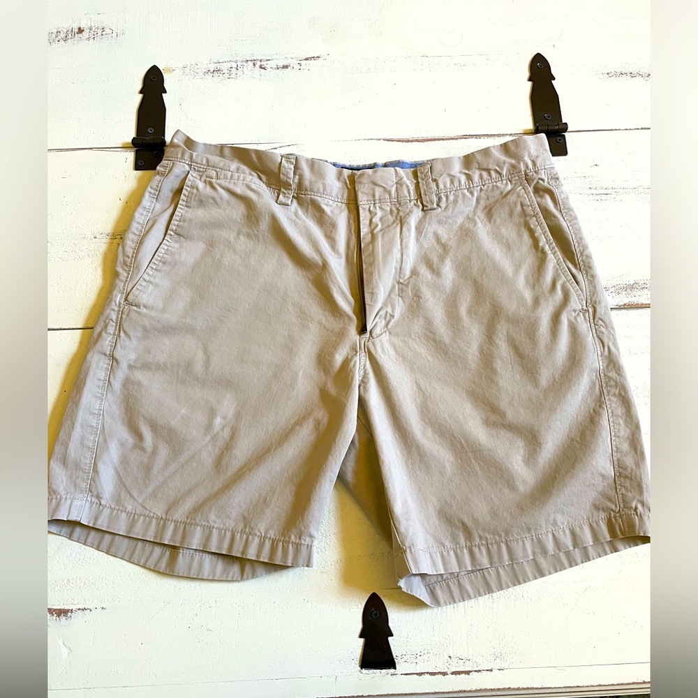 Mens J. Crew chino shorts.   Size 32 waist